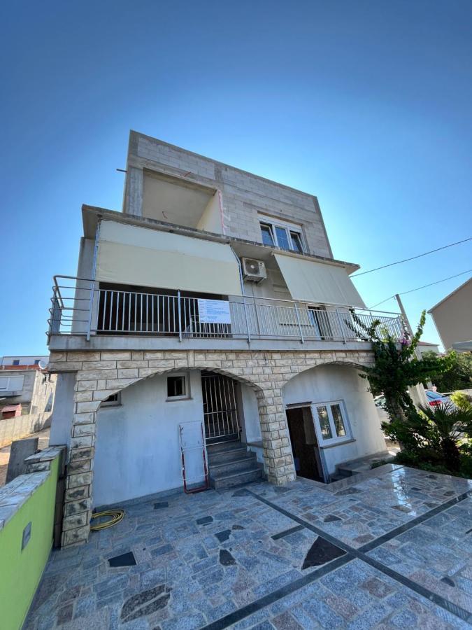 Apartmani Lamani Бибине Екстериор снимка