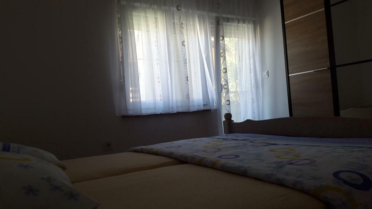 Apartmani Lamani Бибине Екстериор снимка