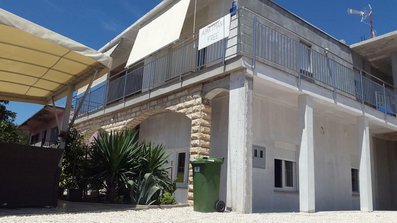 Apartmani Lamani Бибине Екстериор снимка