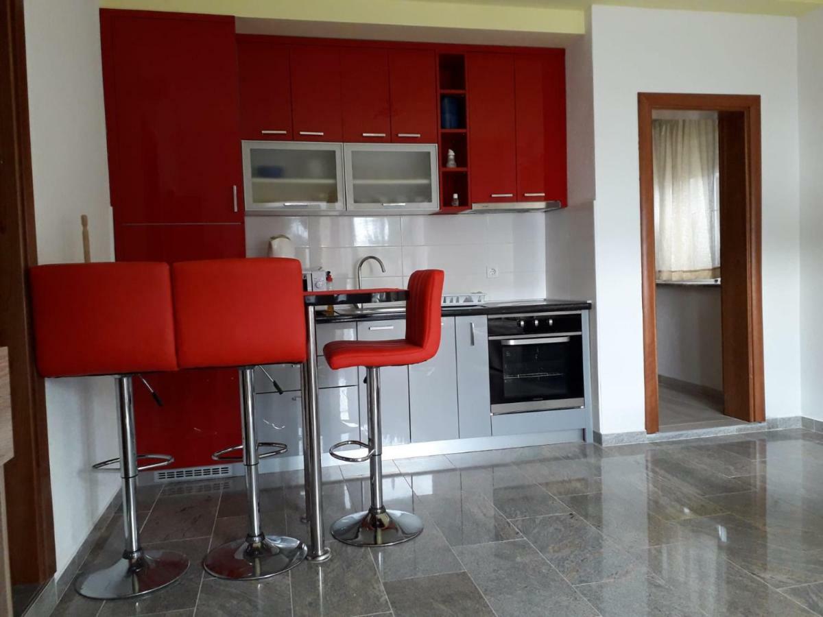 Apartmani Lamani Бибине Екстериор снимка